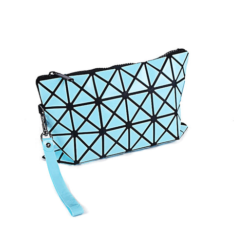 Geometric Expressly-Noted Clutch
