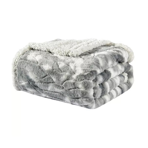 Alaska Sherpa Plush Blanket – Ultra Soft Microfiber Throw for Bed or Couch – Lightweight, Cozy, Machine Washable – Queen and King Sizes