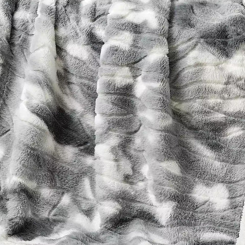 Alaska Sherpa Plush Blanket – Ultra Soft Microfiber Throw for Bed or Couch – Lightweight, Cozy, Machine Washable – Queen and King Sizes