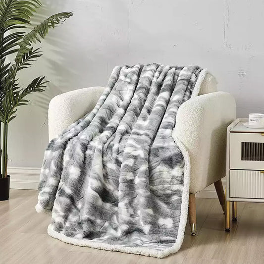 Alaska Sherpa Plush Blanket – Ultra Soft Microfiber Throw for Bed or Couch – Lightweight, Cozy, Machine Washable – Queen and King Sizes