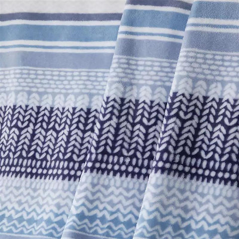 Luxurious Micro Plush Throw Blanket – Ultra Soft 50" x 70" Lightweight Fleece for Couch, Bed, and Home Décor – 100% Polyester, Machine Washable