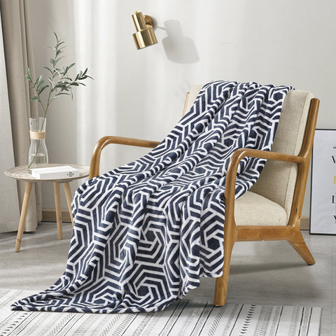 Luxurious Micro Plush Throw Blanket – Ultra Soft 50" x 70" Lightweight Fleece for Couch, Bed, and Home Décor – 100% Polyester, Machine Washable
