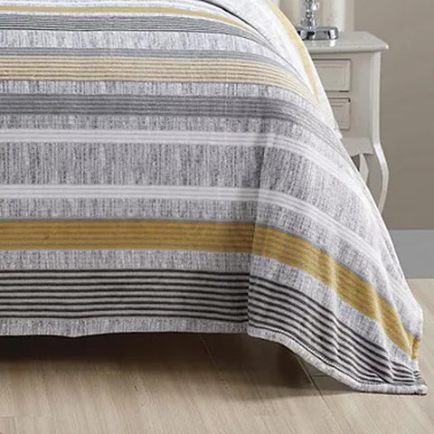 Ultra Soft Plush Throw Blanket – Lightweight 50" x 60" All-Season Blanket for Couch, Bed, or Travel – Warm, Cozy, and Machine Washable