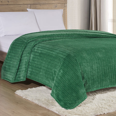 Chevron Braided Micro Plush Blanket – Premium Soft All-Season Blanket – Lightweight, Warm, and Machine Washable