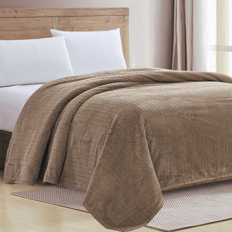 Chevron Braided Micro Plush Blanket – Premium Soft All-Season Blanket – Lightweight, Warm, and Machine Washable