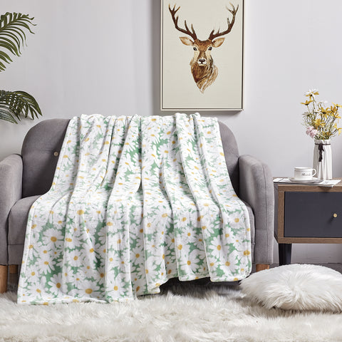 Delightful Daisies Floral Oversized Throw Blanket 60" x 70" Soft Lightweight Polyester Decorative Throw Blanket