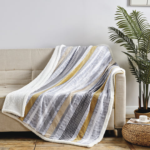 Ultra-Soft Microplush Printed Sherpa Throw Blanket – 50" x 60"  Lightweight Warm Fleece Blanket for Couch, Sofa & Bed | 100% Polyester | Machine Washable