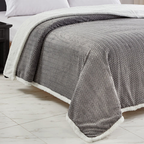 Jacquard Micro Plush Braided Blanket – Premium Ultra Soft Oversized All-Season Blanket – Lightweight, Warm, Machine Washable