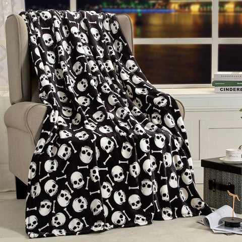Ultra Soft Micro Plush Halloween Themed 50" x 60" Throw Blanket –  Cozy Blanket for Couch, Bed, or Living Room – Lightweight, Warm, All-Season Comfort, Machine Washable