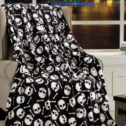 Ultra Soft Micro Plush Halloween Themed 50" x 60" Throw Blanket –  Cozy Blanket for Couch, Bed, or Living Room – Lightweight, Warm, All-Season Comfort, Machine Washable