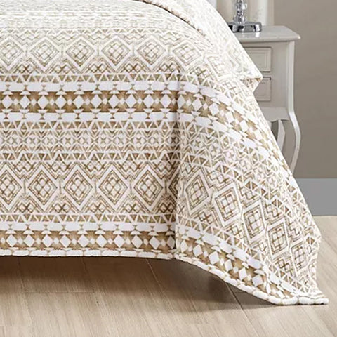 Ultra Soft Plush Throw Blanket – Lightweight 50" x 60" All-Season Blanket for Couch, Bed, or Travel – Warm, Cozy, and Machine Washable