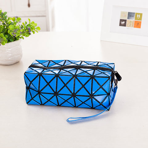 Diamond Design Cosmetic Travel Bag Waterproof Makeup Organizer with Zipper Closure