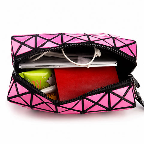 Diamond Design Cosmetic Travel Bag Waterproof Makeup Organizer with Zipper Closure