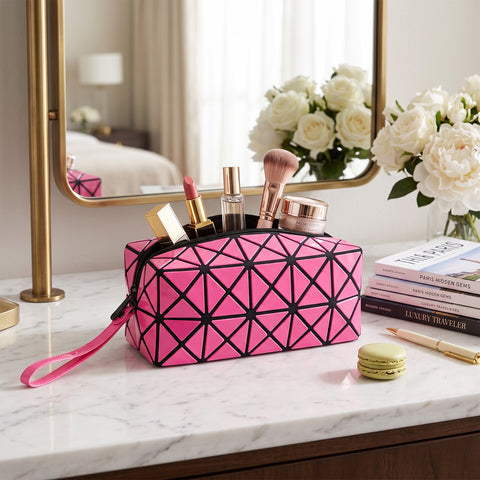 Diamond Design Cosmetic Travel Bag Waterproof Makeup Organizer with Zipper Closure