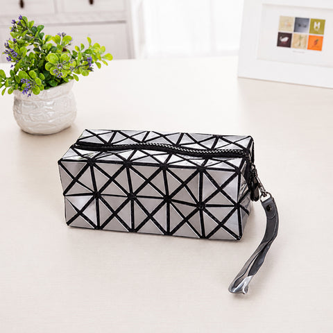 Diamond Design Cosmetic Travel Bag Waterproof Makeup Organizer with Zipper Closure