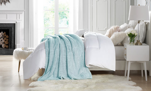 Oversize Extra Soft Plush 60'' x 70'' Throw Blanket